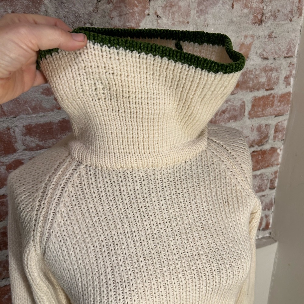 Vintage Catalina cream turtleneck crochet sweater floral embellishment - Picture 8 of 12